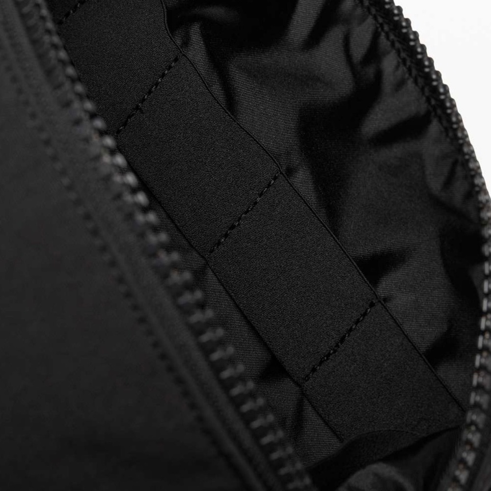 Lululemon Command The Day Kit *5L, Black (Third Release) - Picture 11 of 11